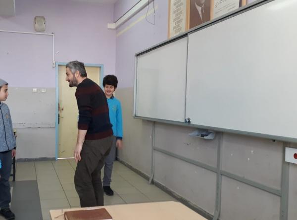 Okulumuz Din Kültürü ve Ahlak Bilgisi Öğretmeni Şaban TÜREDİ, 6. Sınıflar ile 40 Ayet Etkinliği Düzenledi.